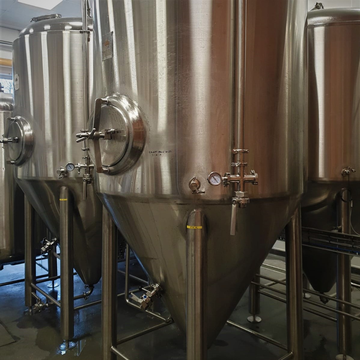 Proofbars's tweet photo. Thank you to @JWLeesBrewery who hosted some of our management team for a meeting and brewery tour last week. It was great to see The Boilerhouse where our beer of the month gets brewed as well as the other great lines available. https://t.co/fSp1w4tSgl