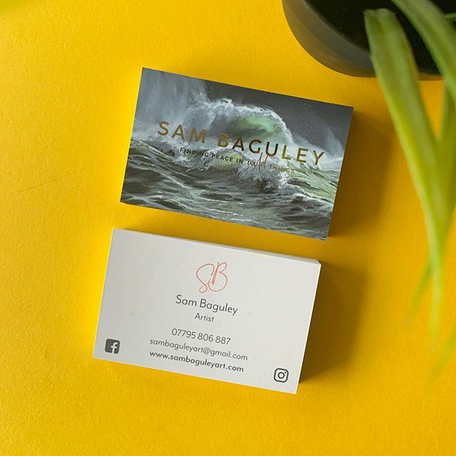 ilovecookieUK's tweet photo. Day 361: Ooo! These amazing foiled business cards for @sambaguleyart came out amazing! Her artwork was really showcased by the silk stock 😍

They’re on a 400gsm card with a gold foil overlaid on top of the full colour image. What do you think? 😍

#pr… https://t.co/Cr6rt4fBOS https://t.co/xRtNcM0QkS