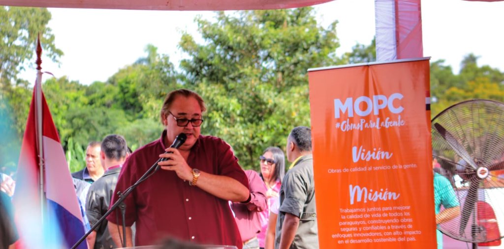 mopcparaguay's tweet photo. “No podemos negar que este Gobierno es el que trae la mayor cantidad de obras para el departamento de Alto Paraná. El Segundo Puente también ya es una realidad”, palabras del Gobernador de Alto Paraná, @RGVGobernador. https://t.co/orHgVb7G7Q