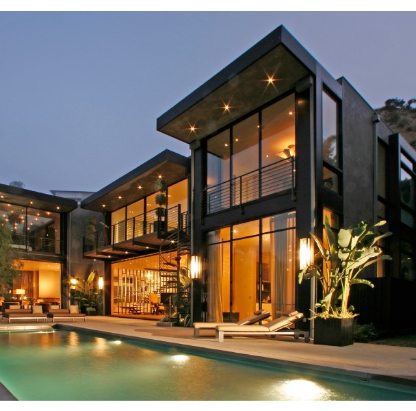 PlatinumVisLLC's tweet image. While big homes are coveted, they can be extremely tiresome to operate. Automate your home’s #lightingsystem not just for convenience but also for efficient energy saving. 

#PlatinumVisionUAE #LightingControl #HomeAutomation #LightingSolutions #Automation #UAE #Dubai