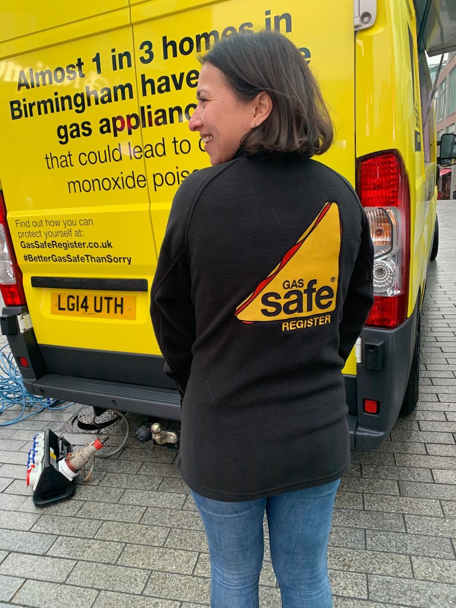 GasSafeRegister's tweet photo. Interest hotting up in our emergency butty van at the @Bullring today! If you’re in the area why not pop down to grab a sarnie and some important gas safety advice? #BetterGasSafeThanSorry https://t.co/XNUfRqSjv3 https://t.co/12vUBSjcBl