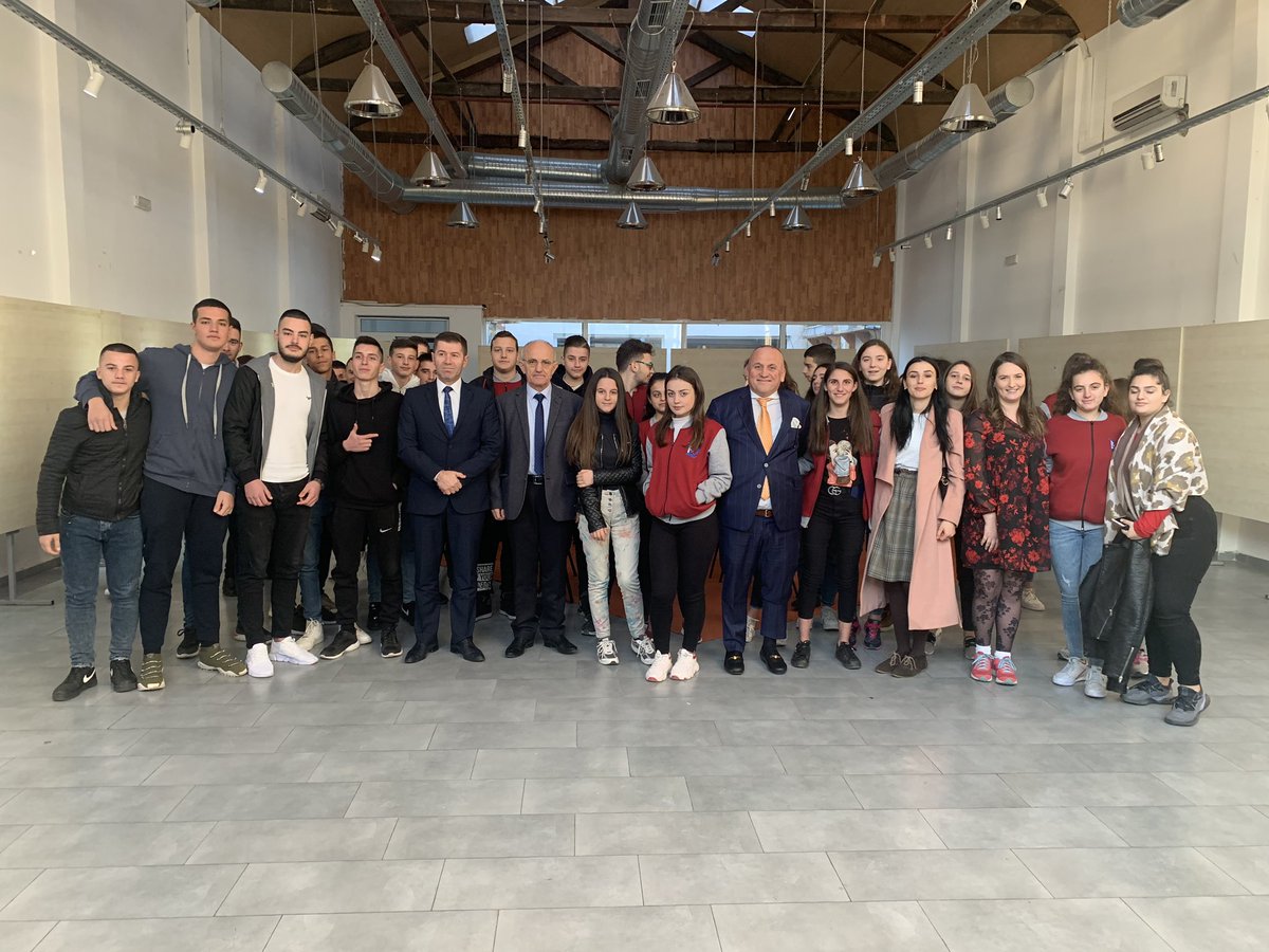 denisaruzi's tweet photo. #JavaEdukimit
Një nga 4-ër shtyllat mbi të cilat vihet theksi për Ditën e Edukimit është Paqja.
Në këtë kuadër, Shërbimi Kombëtar për Rininë organizoi konferencën me të rinjë pjesëmarrës gjimnazistë, dhe ekspertë të fushës. #Riniaqeduam #MASR #DitaNderkombetareeedukimit 👏 https://t.co/7k2B6G1Yii