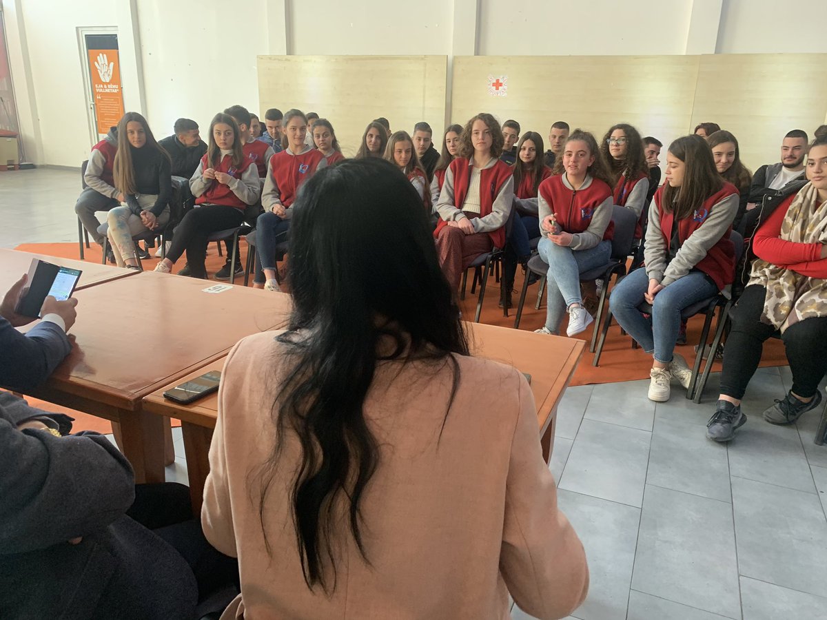 denisaruzi's tweet photo. #JavaEdukimit
Një nga 4-ër shtyllat mbi të cilat vihet theksi për Ditën e Edukimit është Paqja.
Në këtë kuadër, Shërbimi Kombëtar për Rininë organizoi konferencën me të rinjë pjesëmarrës gjimnazistë, dhe ekspertë të fushës. #Riniaqeduam #MASR #DitaNderkombetareeedukimit 👏 https://t.co/7k2B6G1Yii