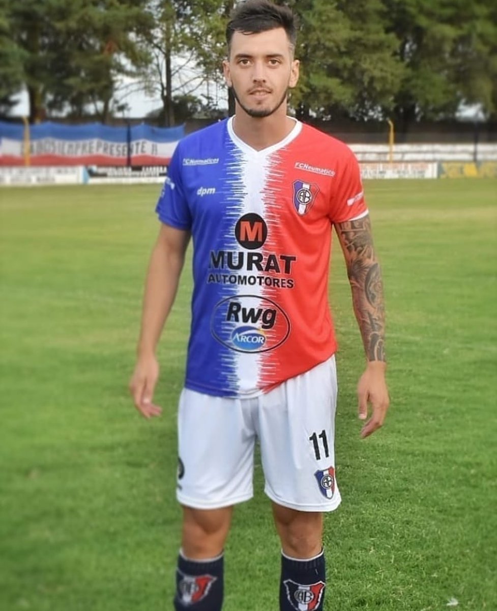 atletix's tweet photo. Argentine Matias Veron seals the deal at @AizawlFC! Wish him the best for his first stint at India.
...
#atletixstar #atletixed #newsigning #transferalert #transferupdate #transfernews #IndianFootball #heroileague #LeagueForAll #ThePeoplesClub #aizawlfc #atletixglobalsports https://t.co/8e5T2tZVHh