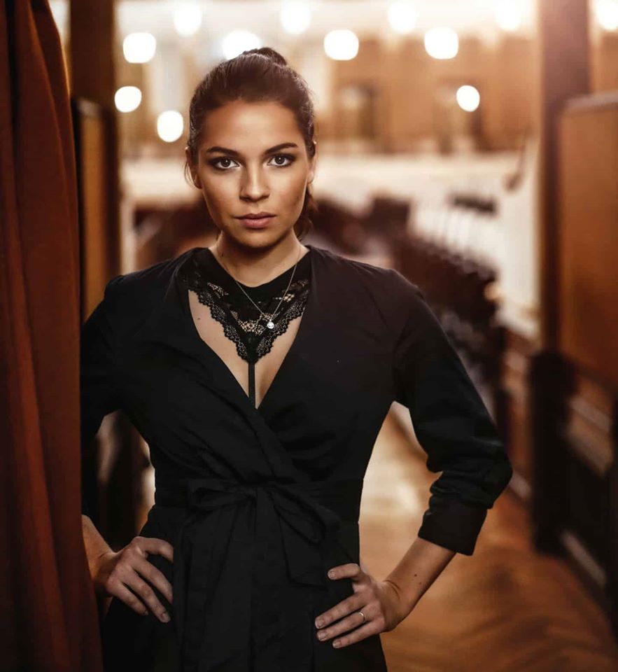 PJaneckova's tweet photo. ❤️ Patricie Janečková, operní zpěvačka, pro časopis Exkluziv Tomáš Nosil photographer.
https://t.co/w8f1tjT3hi https://t.co/P8bgtwAMr2