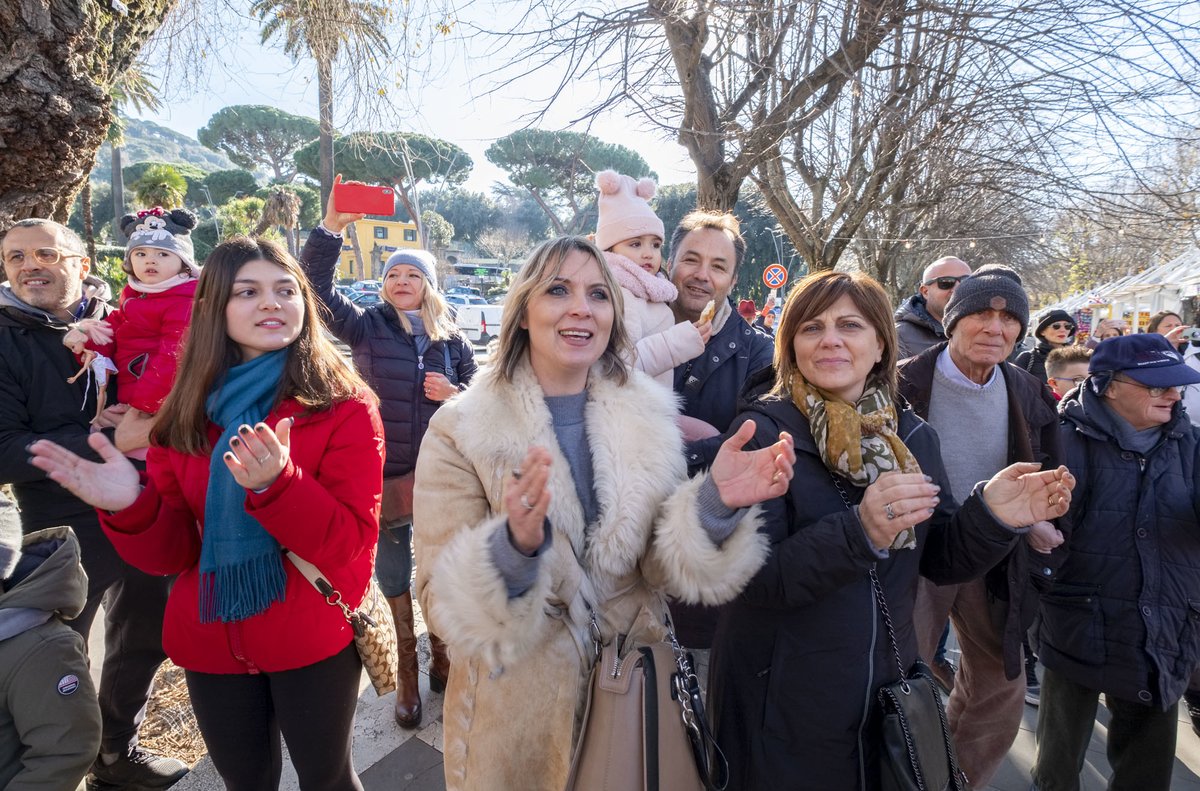 RomeParade's tweet photo. View & download all the latest photos from the Frascati Festival 2020!
VIEW NOW - https://t.co/mlw4oCKE1R
#romeparade #fascati #roma #rome #italy #TuesdayMotivation #concert https://t.co/YjknBAca06