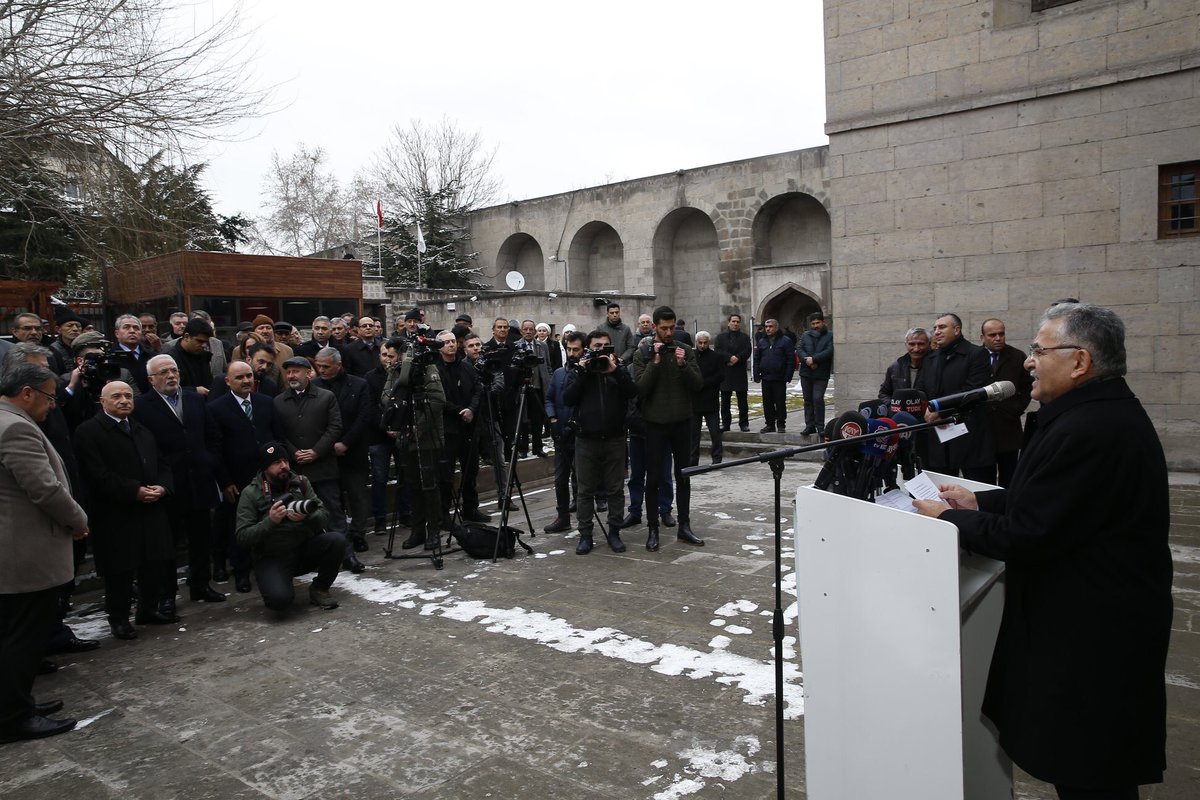 baskanmemduhbyk's tweet photo. Kayseri’yi kültür ve turizmin merkezi yapmak için çalışıyor ve yeni müzeleri halkımızın hizmetine sunmak için gayret gösteriyoruz. Bu amaçla da tarihi Güpgüpoğlu Konağı’ndaki Etnografya Müzesi’nin açılışını gerçekleştirdik. https://t.co/FxFnEn7CbW