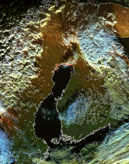 Suomi-NPP sääsatelliitti näyttää lumirajan oranssin sävyllä pohjoisessa selkeässä säässä. Myös Perämeren pohjukan merijää nähdään kirkkaan oranssina.