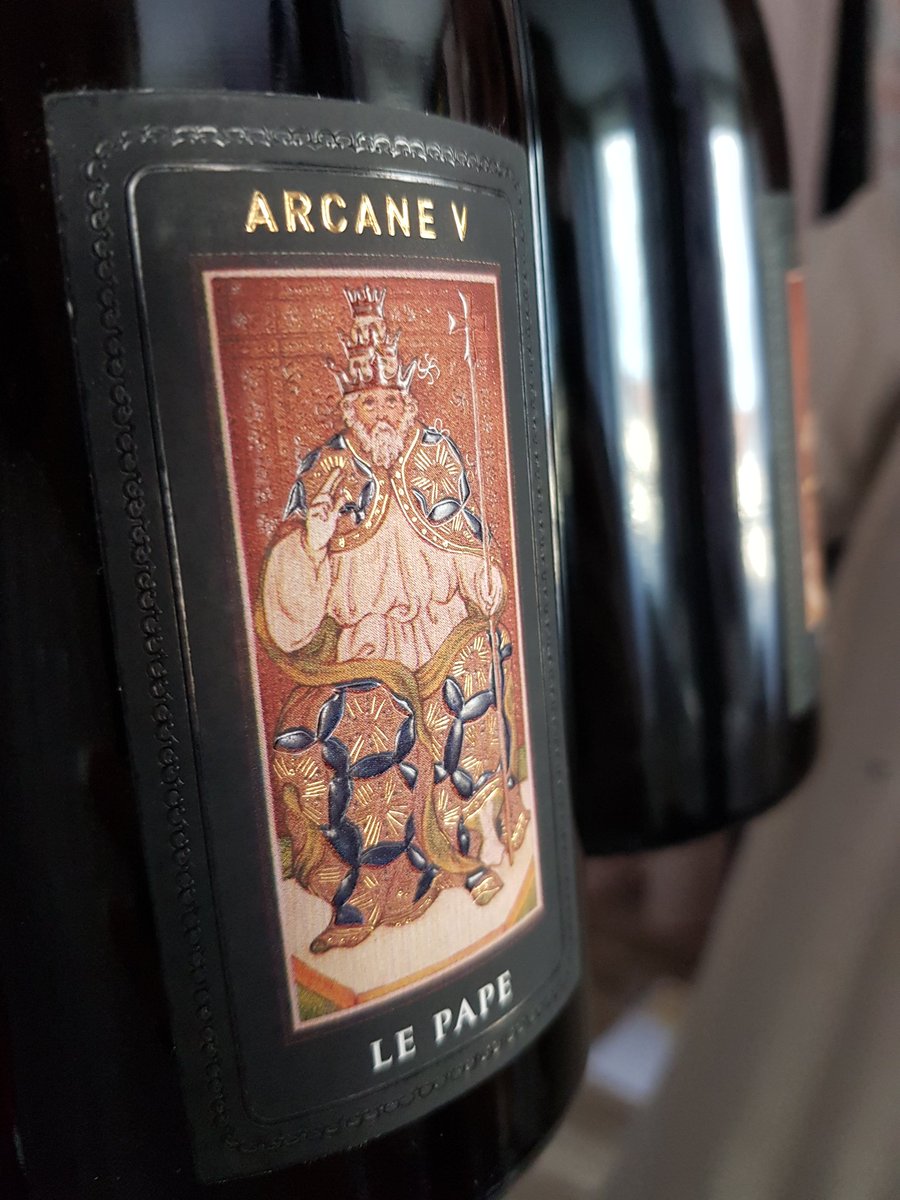 Objectif_Vin's tweet photo. Arcane V Le Pape 🍷
Un élevage très singulier !
 #mustdrink #incontournable

Dispo chez #ObjectifVin 😃
 
@XavierVins @XavierVignon 
@chateau9dupape https://t.co/lahHZivwzn