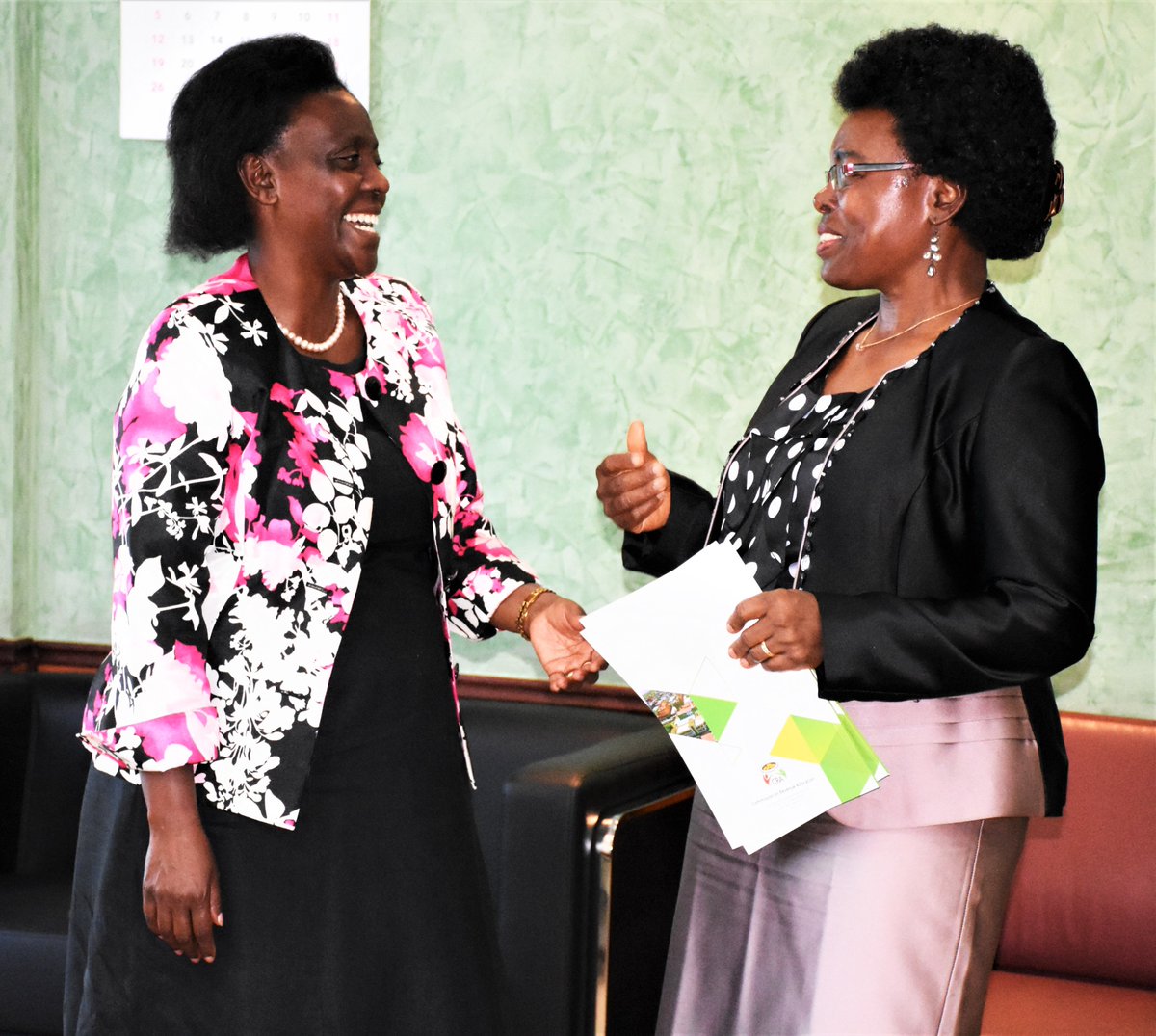 CRAKenya's tweet photo. Today, the Commission played host to the Controller of Budget Dr. Margaret Nyakang’o. The discussion centered on effective execution of oversight of public finance in the country @ChairpersonCra @KenyaGovernors  @CBKKenya  @KNBStats @IBP_Kenya @SingoeiAKorir @JKatule https://t.co/mCjklV65xf