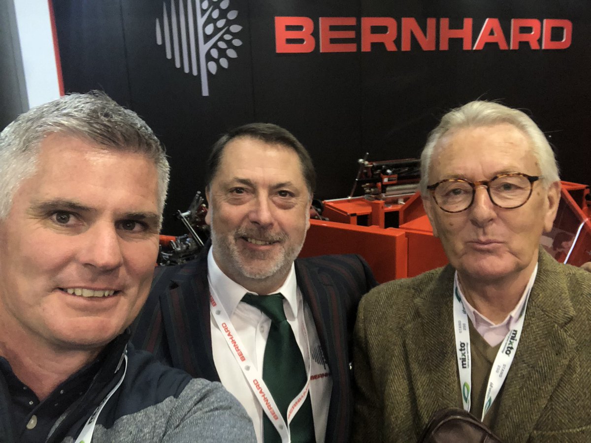 AfricanTurf's tweet image. Great to catch up with some academy friends at the @BIGGA_BTME with @skottf and @howardswan.