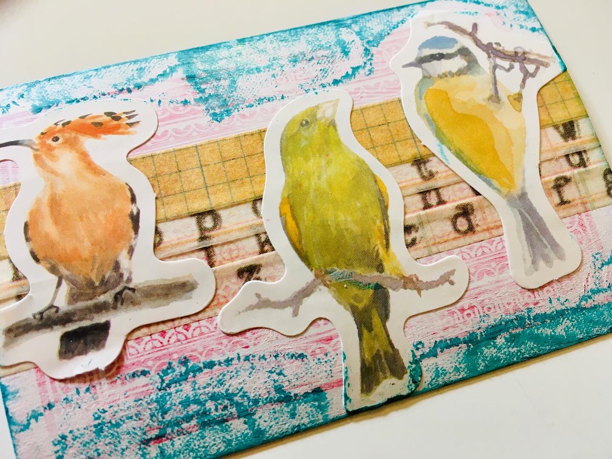 bird_cards_'s tweet photo. Three Birds : 4/52 #BirdCard #BirdArt #MixedMedia #DisabledArtist 🎨♠️🦜 https://t.co/Mkl4QSFxr5