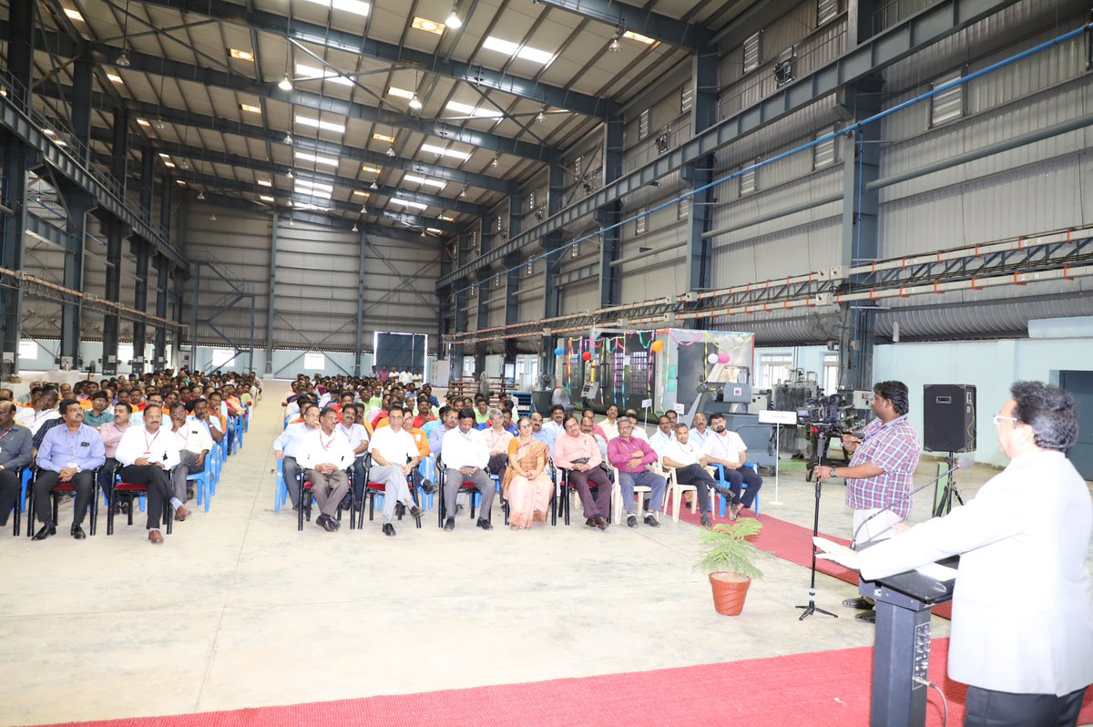 Shri Hari Mohan, IOFS, DGOF &amp; Chairman, OFB has dedicated Running Gear Shop-III of HVF  to the Nation today (21st Jan 2020).