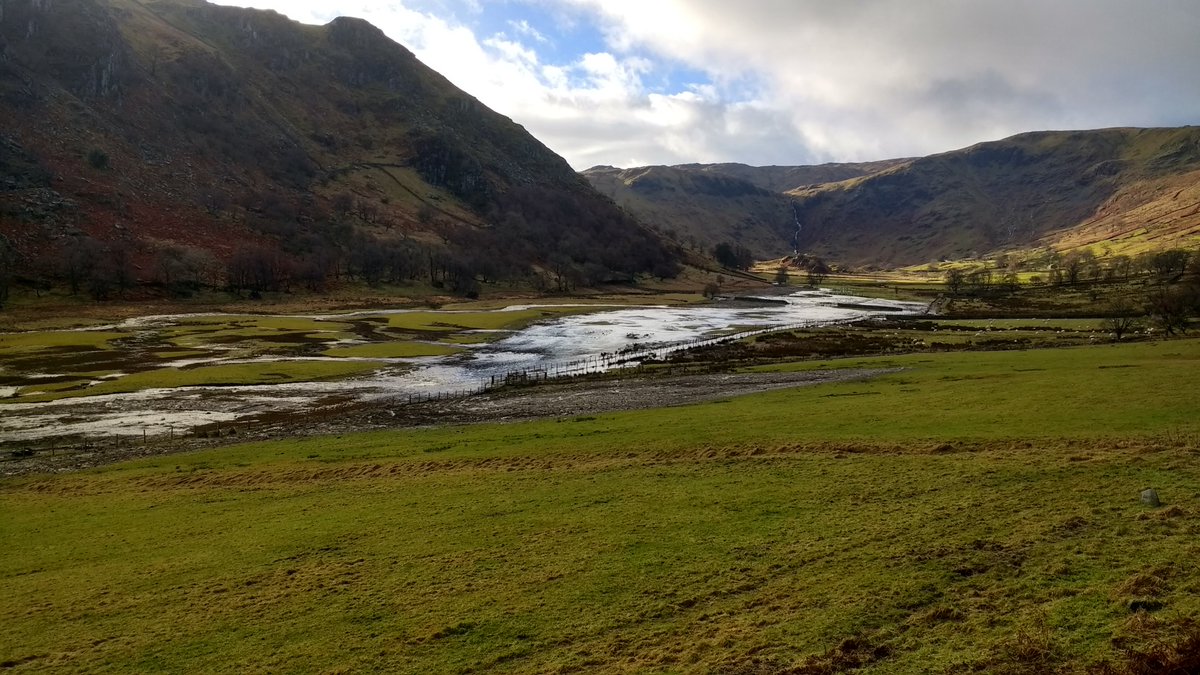 Now that the levees are gone, the beck is better connected to the floodplain. Water can more easily flood the land either side of the beck, but is also able to get back in again more easily. This means water moves more slowly through the valley, reducing downstream flood risk.