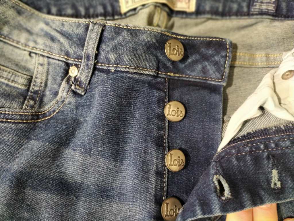 Brunosmoda's tweet photo. 4 motivos por los que prefiero los de botones https://t.co/sCvDhpLBj4 https://t.co/5nqNvJ1zuL