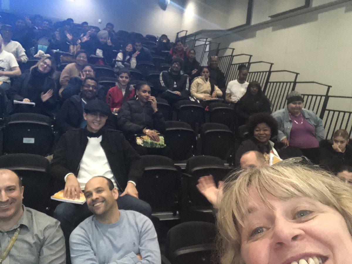 sararaybould1's tweet photo. Welcome more @UWLHospTour  students to @UniWestLondon @uwl_su https://t.co/dhp44lCHLy