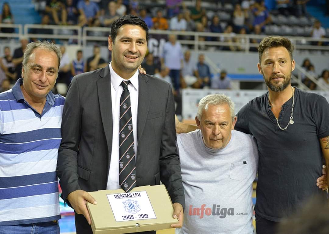 Además del partido, ayer pudimos recibir en casa a <a href="/soyelguti10/">Leo Gutierrez</a> y demostrarle el cariño que se merece.

Compartimos muy buenos momentos adentro de la cancha, así que siempre es un placer reencontrarnos.

📸: <a href="/InfoLiga/">InfoLiga.com.ar</a>