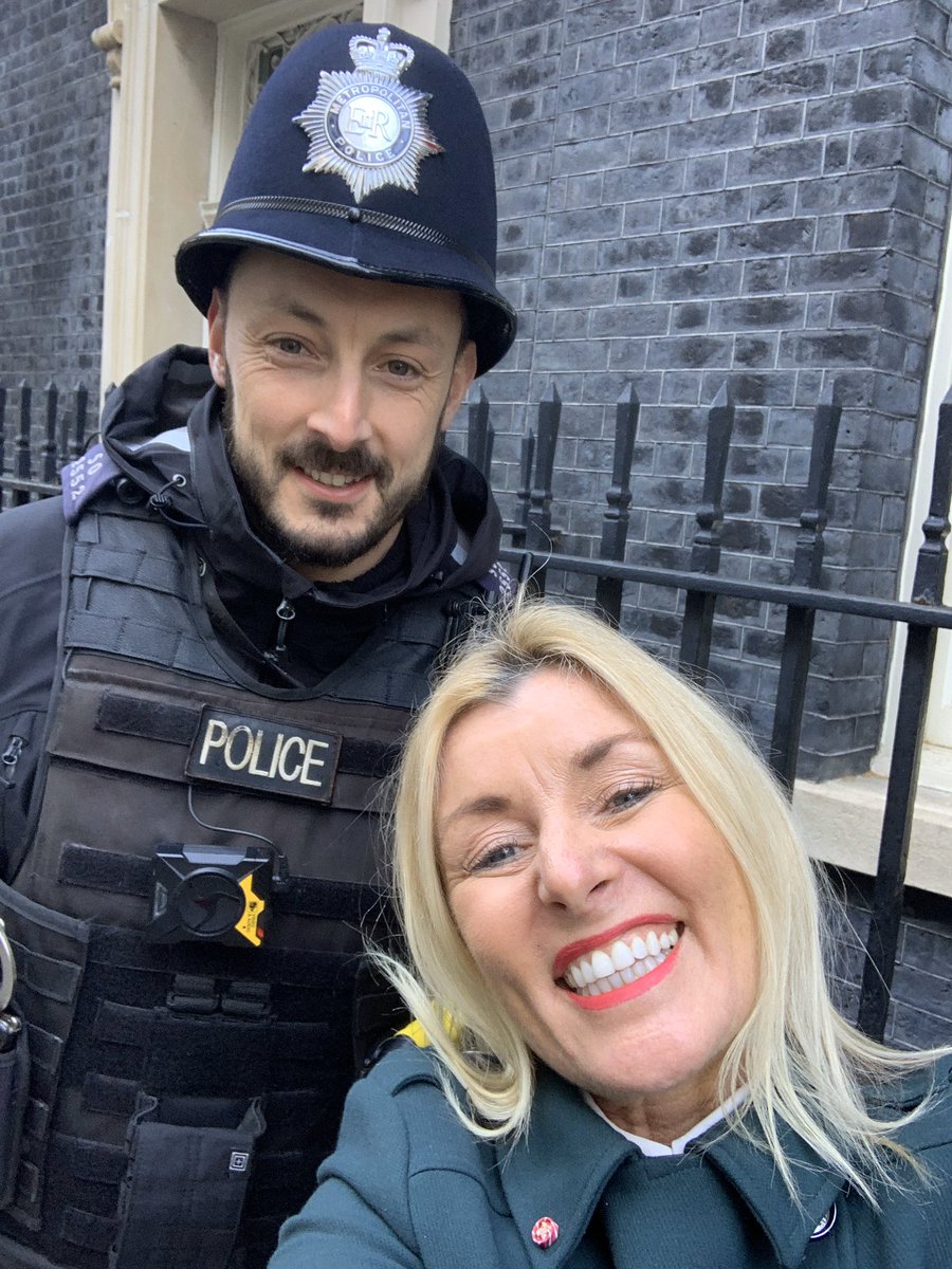 SimoneRoche's tweet photo. Next stop #NPWGoesSouth @10DowningStreet to meet @samuelkasumu about all things @NP_Futures @NorthPowerWomen and see @Number10cat #IamNPW https://t.co/yyWP2Y58hn