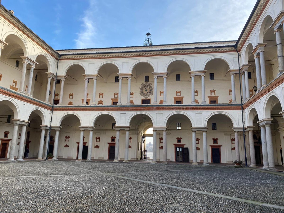 🇬🇧 Our first #UKin appointment well underway in Pavia where Ambassador @JillMorrisFCO has spoken to students from <a href="/colborromeo/">Collegio Borromeo</a>, visited the @polopavia and now with <a href="/GianpieroLotito/">Gianpiero Lotito</a> and <a href="/MariucciaTeroni/">Mariuccia Teroni</a> from <a href="/FacilityLive/">FacilityLive</a> 

#ukinitaly #ukinpavia