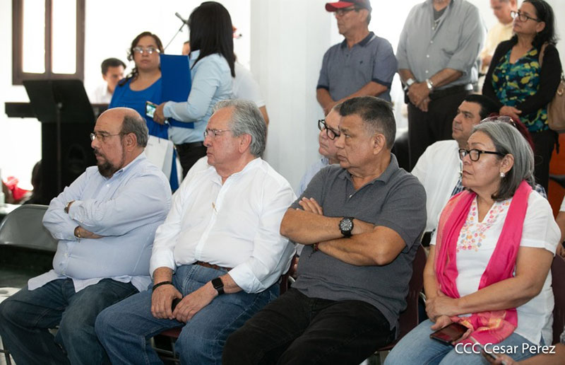 lavozsandinista's tweet photo. #Nicaragua || Último adiós a Mercedita Solís
Durante las honras fúnebres de la reconocida periodista y educadora de generaciones se le otorgó, posmortem, la orden Rigoberto Cabezas https://t.co/t2umevanCJ https://t.co/3TsUPrs6By