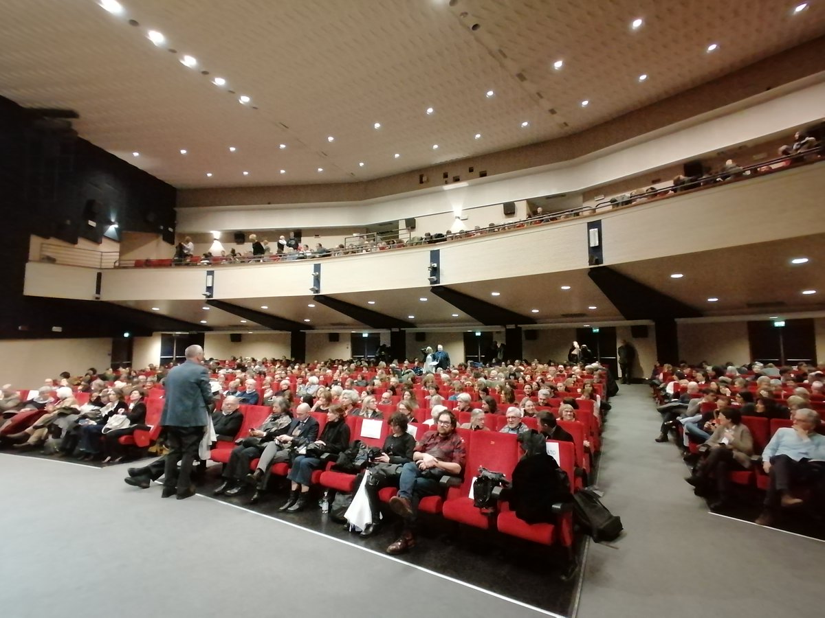 Per chi non fosse riuscito a venire all'anteprima nazionale di Padova ecco il servizio del @TgrVeneto 
bit.ly/2THAQty
#suicidio #comestannoiragazzi #tabù