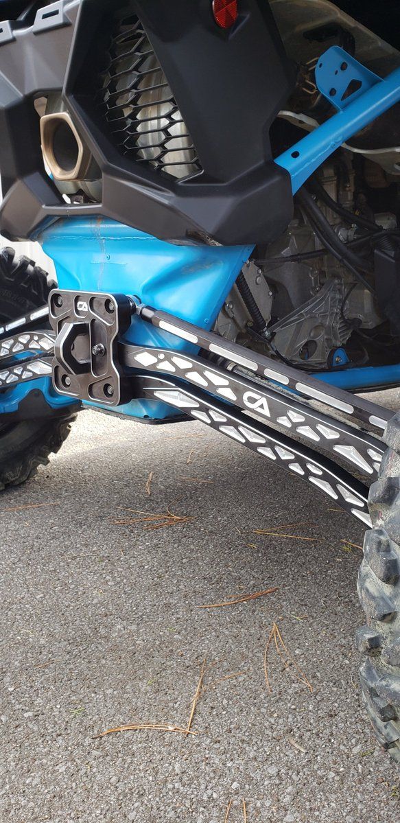CATechUSA's tweet photo. $100 off CA Technologies USA's "Original" Legacy Billet Aluminum High Clearance Radius Rods for that same Can-Am X3!  When they're gone, they're gone https://t.co/0RlKcTHCM4  #americanmade #utv #sxs #canam #x3 #maverickx3 #canamoffroad #4x4 #lifetimewarranty  #engineeredtoperform https://t.co/iI4D0EUt4K
