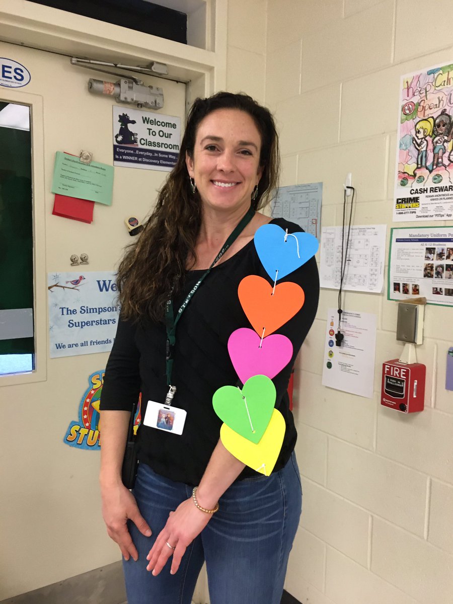 simpsonsupersta's tweet photo. We figured out the perfect idiom for our assistant principal @aahaire to wear for literacy week. @Go_Dragons2015 @61McLean #happyclassrooms @volusiaschools https://t.co/NJgzv5mYHt