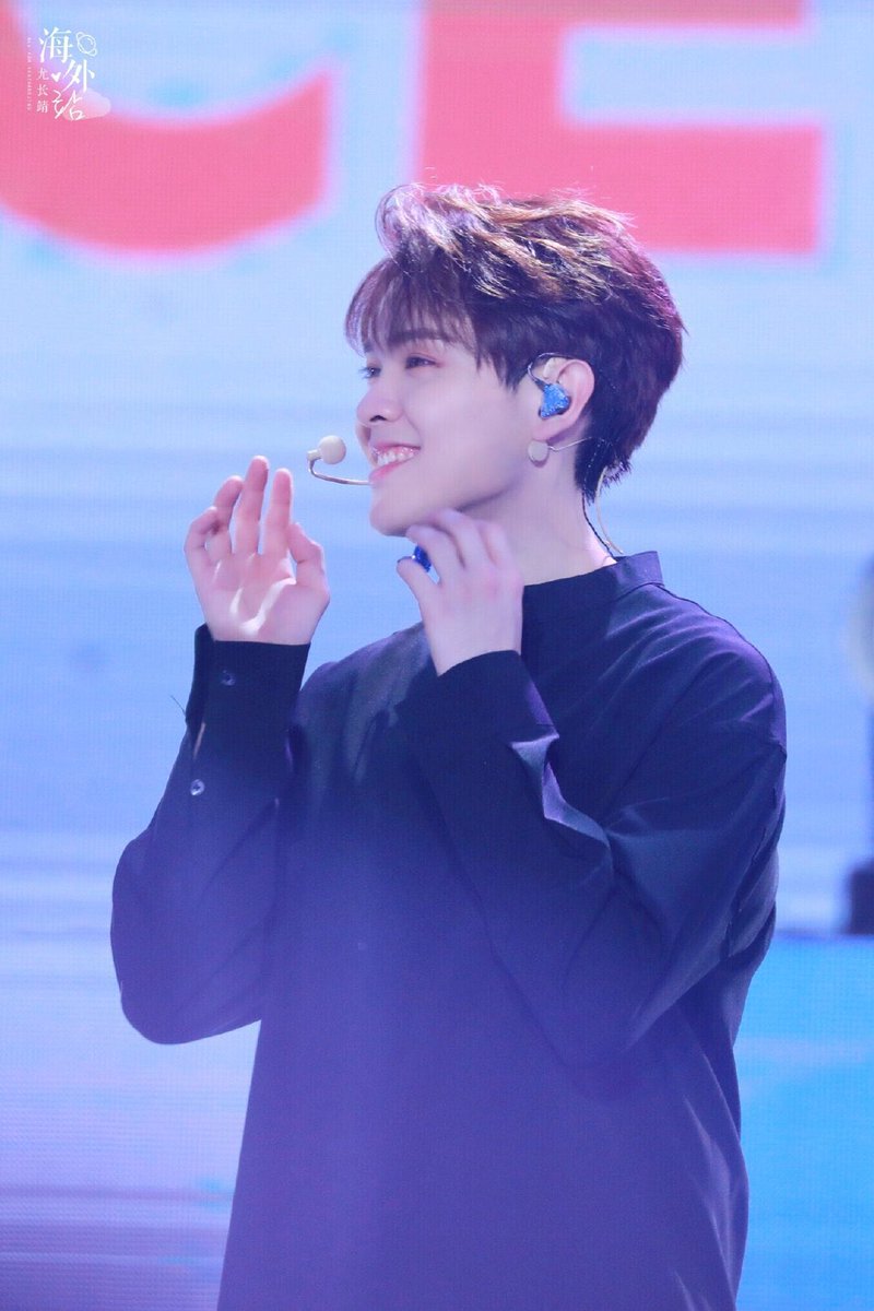 AzorachinC's tweet photo. 「18 Concert」

Throwback.

#尤长靖 #YouZhangJing #AzoraChin #NinePercent #요장징 

*Please do not re-edit the photo https://t.co/gtwHfd1rE8