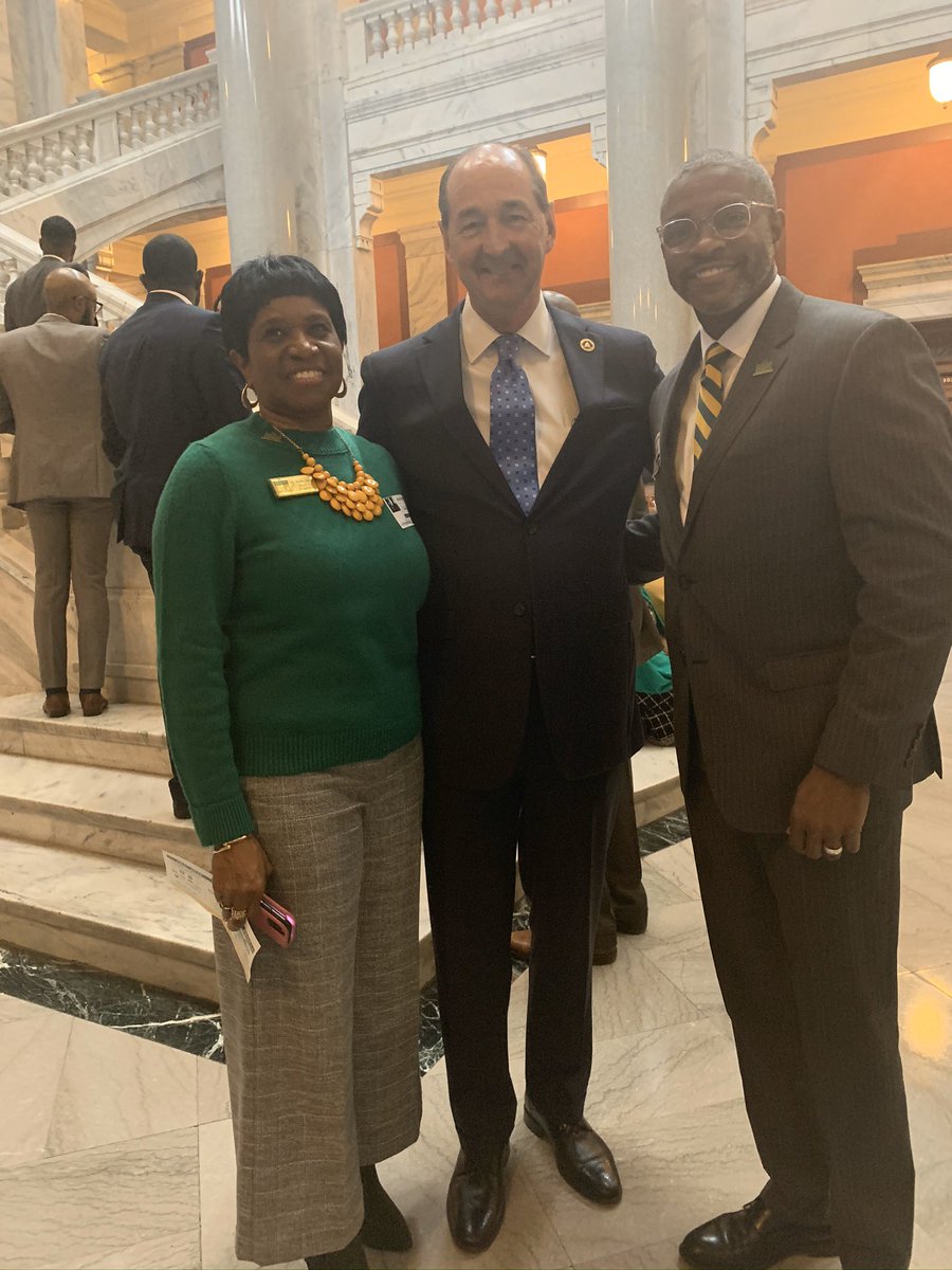dklove's tweet photo. It was a great day at the Capitol participating in Kentucky State University's Green and Gold Legislative Day, advocating for the university’s key priorities. Call to action —> Kentuckians: Please contact your legislators and request their support of KSU. #KSUForward https://t.co/5ezQ7G5F1s