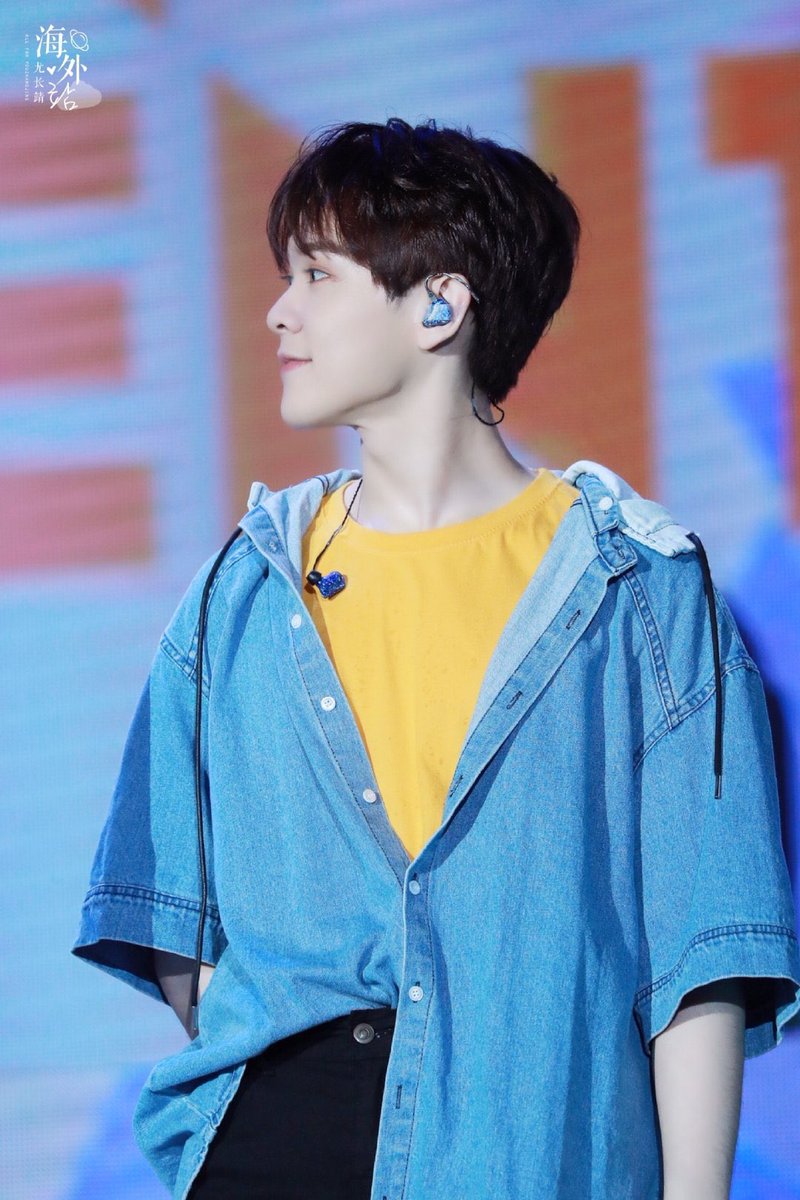 AzorachinC's tweet photo. 「18 Concert」

Throwback.

#尤长靖 #YouZhangJing #AzoraChin #NinePercent #요장징 

*Please do not re-edit the photo https://t.co/x8Q2bcYglZ