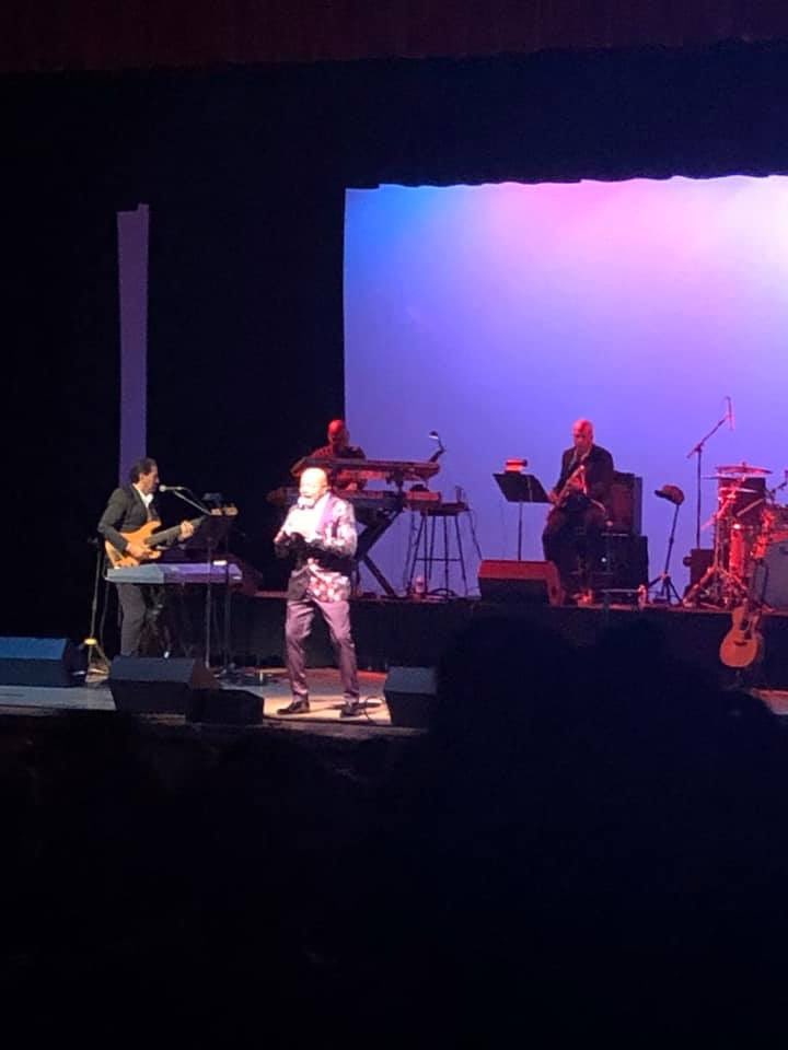 GQL1996's tweet photo. The Arts Facet of the #GreaterQueensChapter of The Links, Inc. hosted dinner and a great night out to see in concert the amazing Peabo Bryson and Regina Belle at the Kupferberg Center for the Arts!
#GreaterQueensLinks
#TheLinksInc
#EALinks
#LinkToLink
#ArtsFacet
#Friendship https://t.co/ZqUrAoo16z
