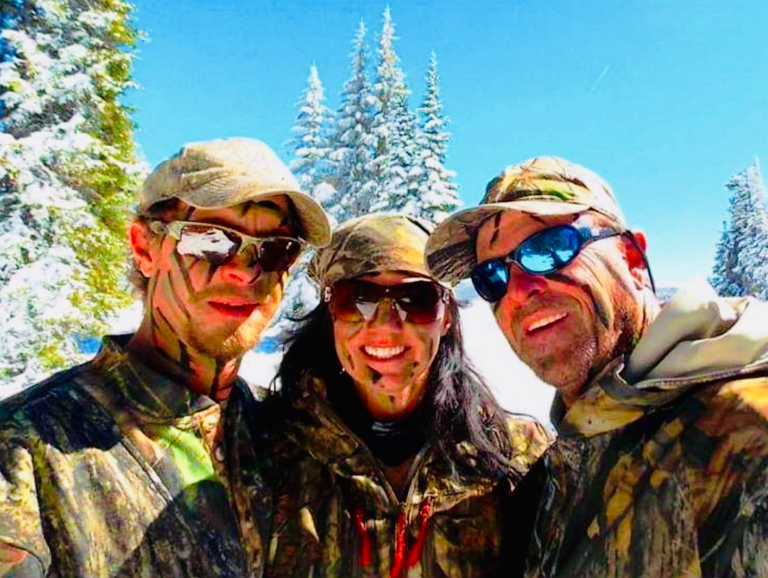 WiseBeautyQueen's tweet photo. My kind of snowy #mountain #adventure and #workoutmotivation with my #team #Son #Husband #Familybusiness #RoostersGuideAndOutfittingAdventures Unbelievable views and #wildlife Fun camo painting each other’s faces 🤣 Memories to last a lifetime! #BetterMentalHealthcare Gr8 workout https://t.co/FyI9NGXOrI