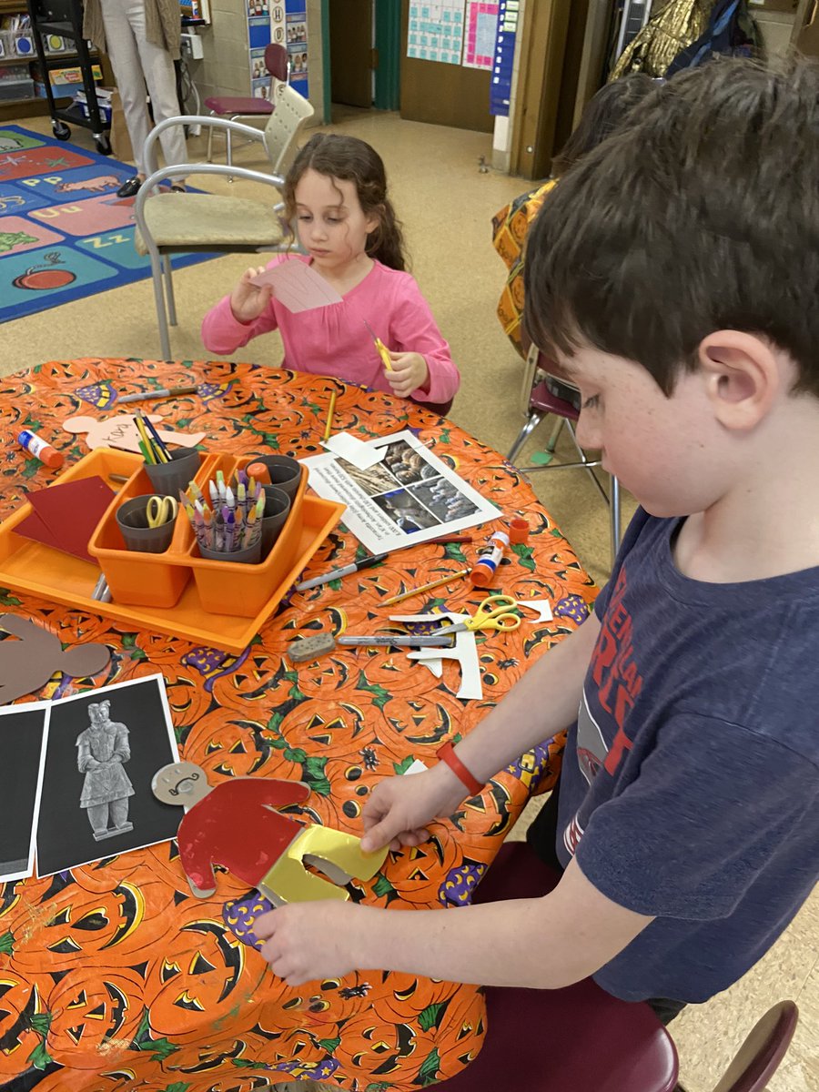 1LFirstGrade's tweet photo. We leaned about The Terra-cotta Army that was discovered in China in 1974. First graders enjoyed recreating our own warriors using foam people and metallic paper. https://t.co/mgFktsAs2V