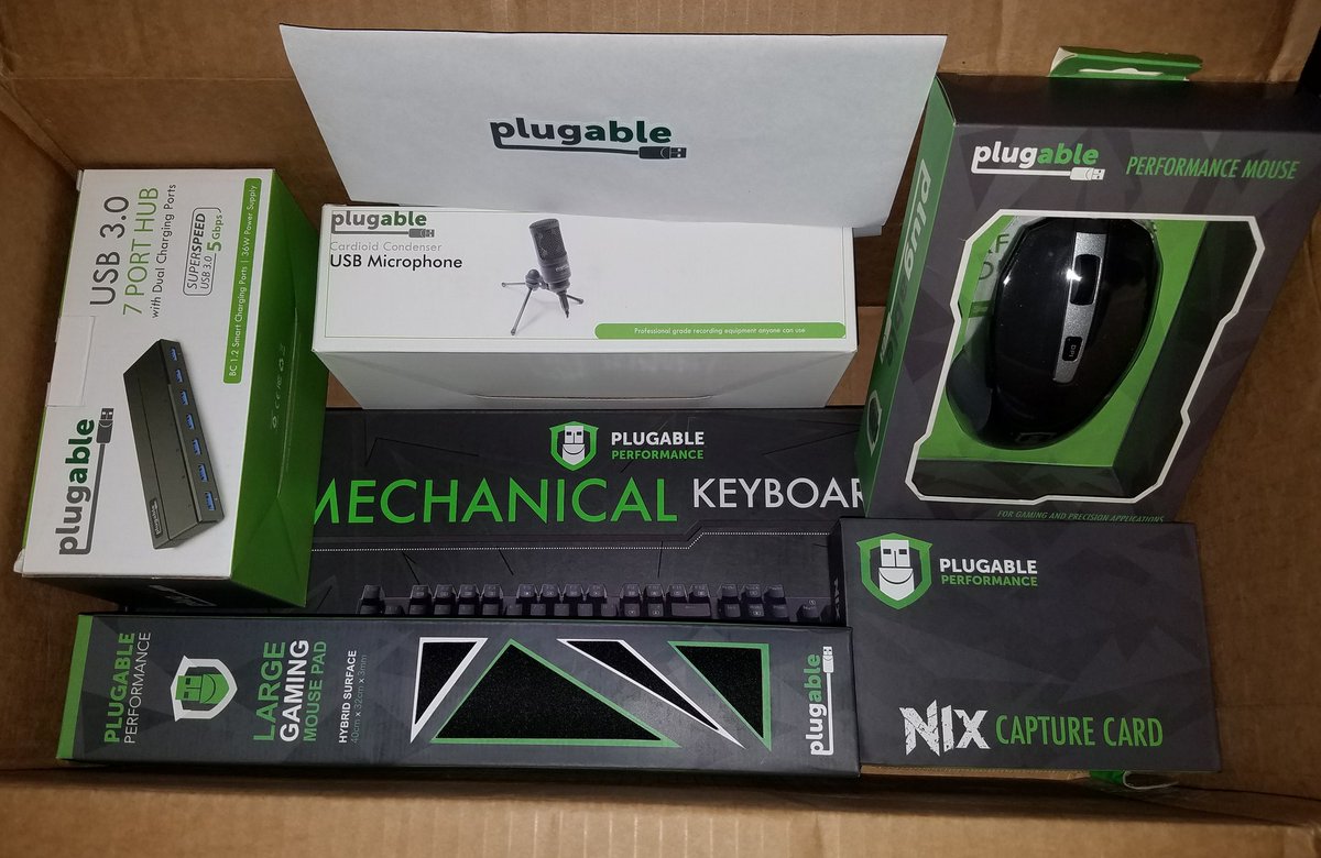 DakotaRunnels22's tweet photo. A HUGE thank you to @PlugableGaming (and the delightful @tpdmagic )for the wonderful goody box! Hooked me up with some wonderful things for my live streaming and I couldn't be more grateful. You guys rock! ❤❤❤ #PlugableGaming https://t.co/Okqved11Iq