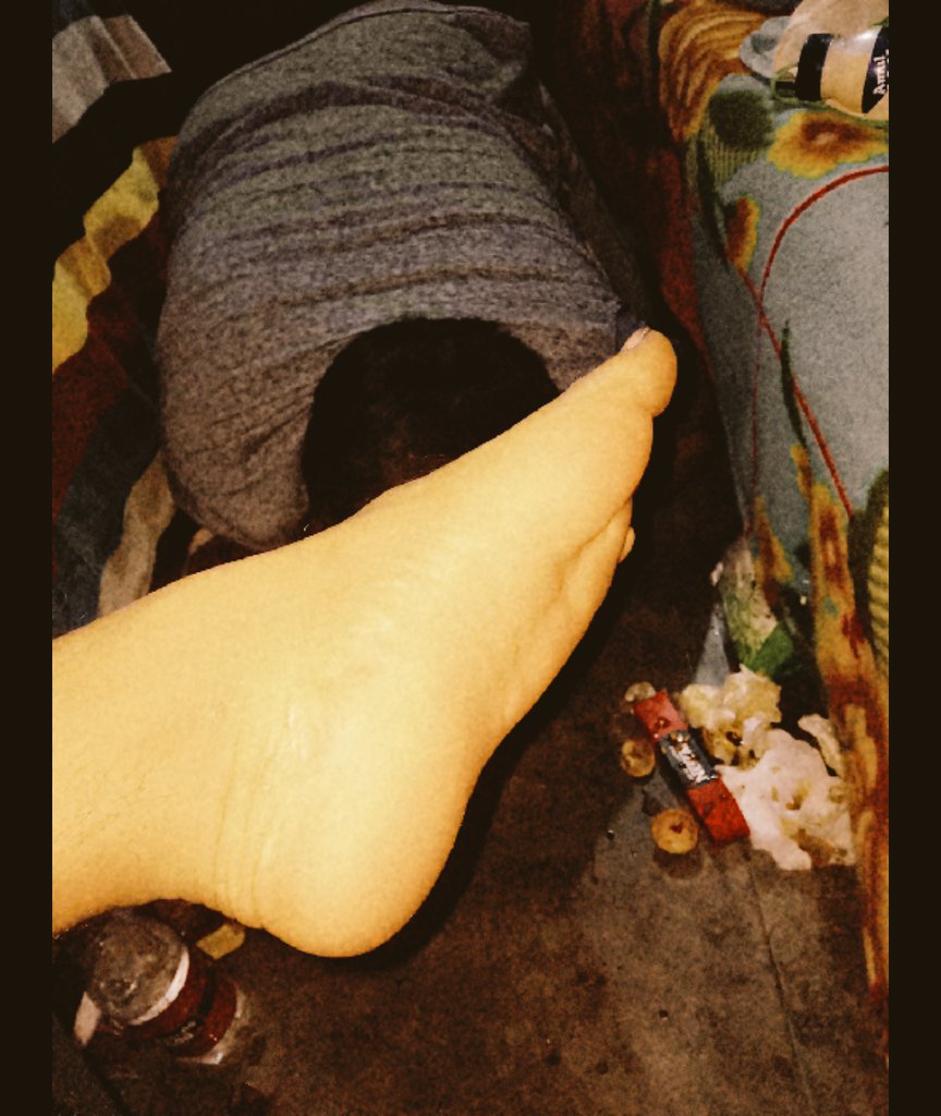 TakurMaster's tweet photo. Who wants to blessed  under my feet ?apply for sesion inbox https://t.co/6M3CvbBJUr