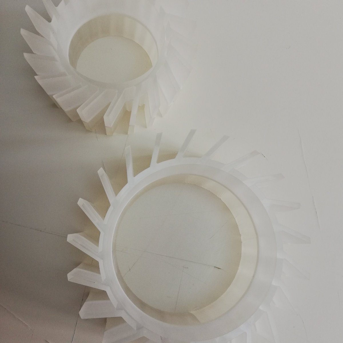 vanessa_cutler's tweet photo. Using A head to cut these glass forms on a #Maxiem #omax @AquajetWaterjet https://t.co/CbMI4R34nZ