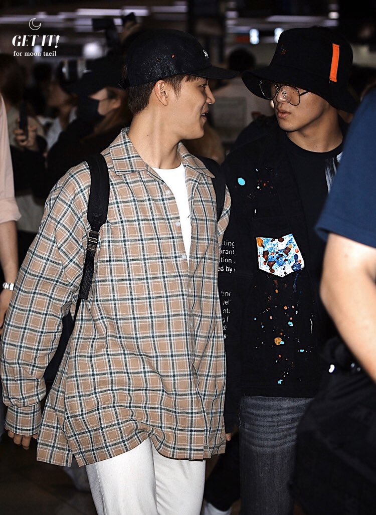 just taeil and hyuck being boyfriends at the airport