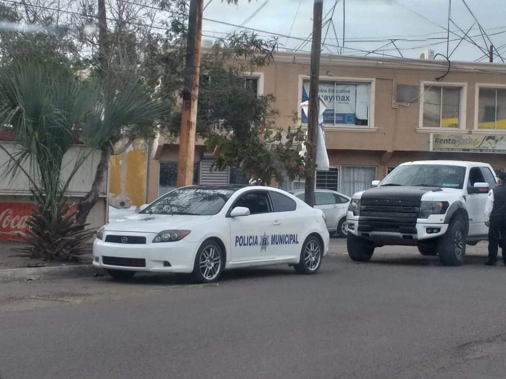 ElRigel_'s tweet photo. Fíjense que suave con lo que hacen #CEVCE. Dando en comodato al Ayuntamiento de Guaymas, autos chocolates. ¿Y con eso ya son mexicanos? 🤔 @gobiernosonora @Saravallesara @LomelArturoM1 @tibosanchez @vuelosolo @Norzagaray @JavierEnrikez @tonymarquezroon @kevincardenasr @evegacea https://t.co/1QW5t8BVZf