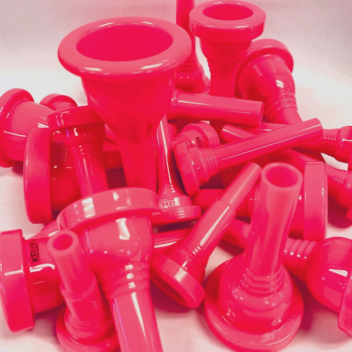 KELLY wants YOU to be our Valentine! kellymouthpieces.com/valentines2020… $5 OFF! #kellymouthpieces #bringingcolortomusic #feelthecomfort #punkpink #valentine #sale #trumpet #kellyscreamer #cornet #frenchhorn #flugelhorn #mellophone #trombone #baritone #euphonium #tuba #kellyberg #sousaphone