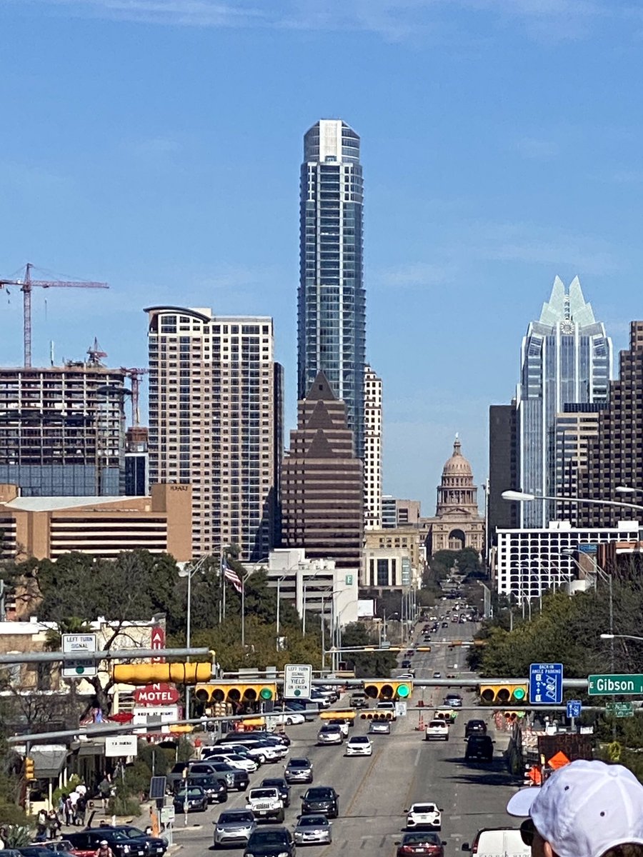 arqkarinalozano's tweet photo. Do you believe #AustinCapitol in Tx (left) is higher than #CapitolBuilding in DC? What a difference urban density and scale can make! And the inhabitants of course are different as well. #environmentsofpower #environmentalpsychology #neuroarchitecture https://t.co/KU2zdK3ZGD