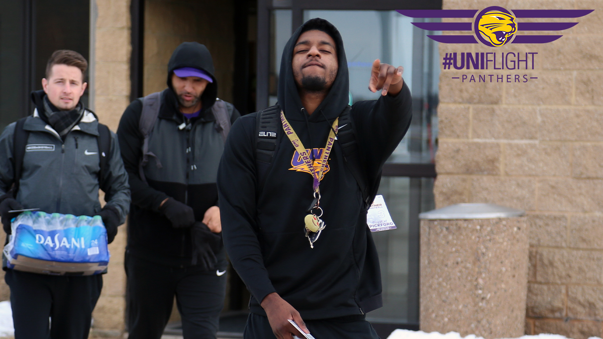 UNImbb's tweet photo. Valparaiso, here come the Panthers!
#UNIFlight
#UNIFight https://t.co/dJH1sODWpQ