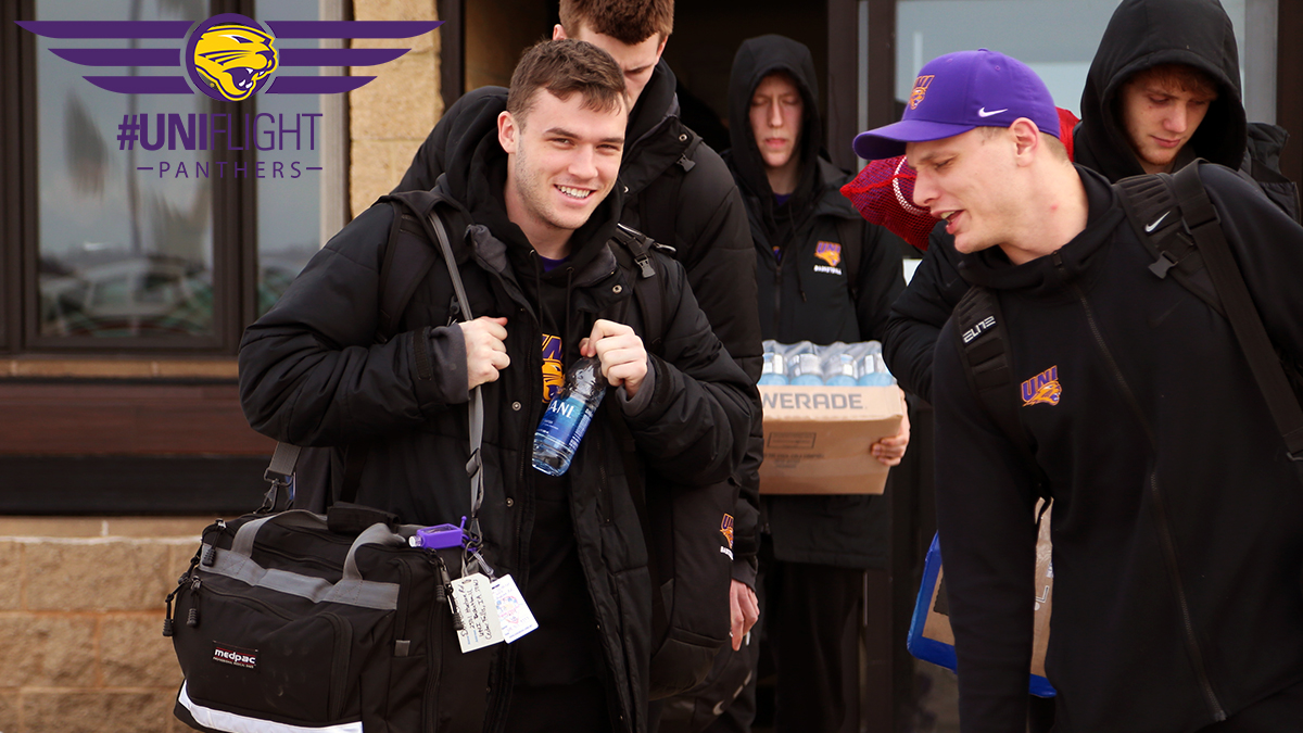 UNImbb's tweet photo. Valparaiso, here come the Panthers!
#UNIFlight
#UNIFight https://t.co/dJH1sODWpQ