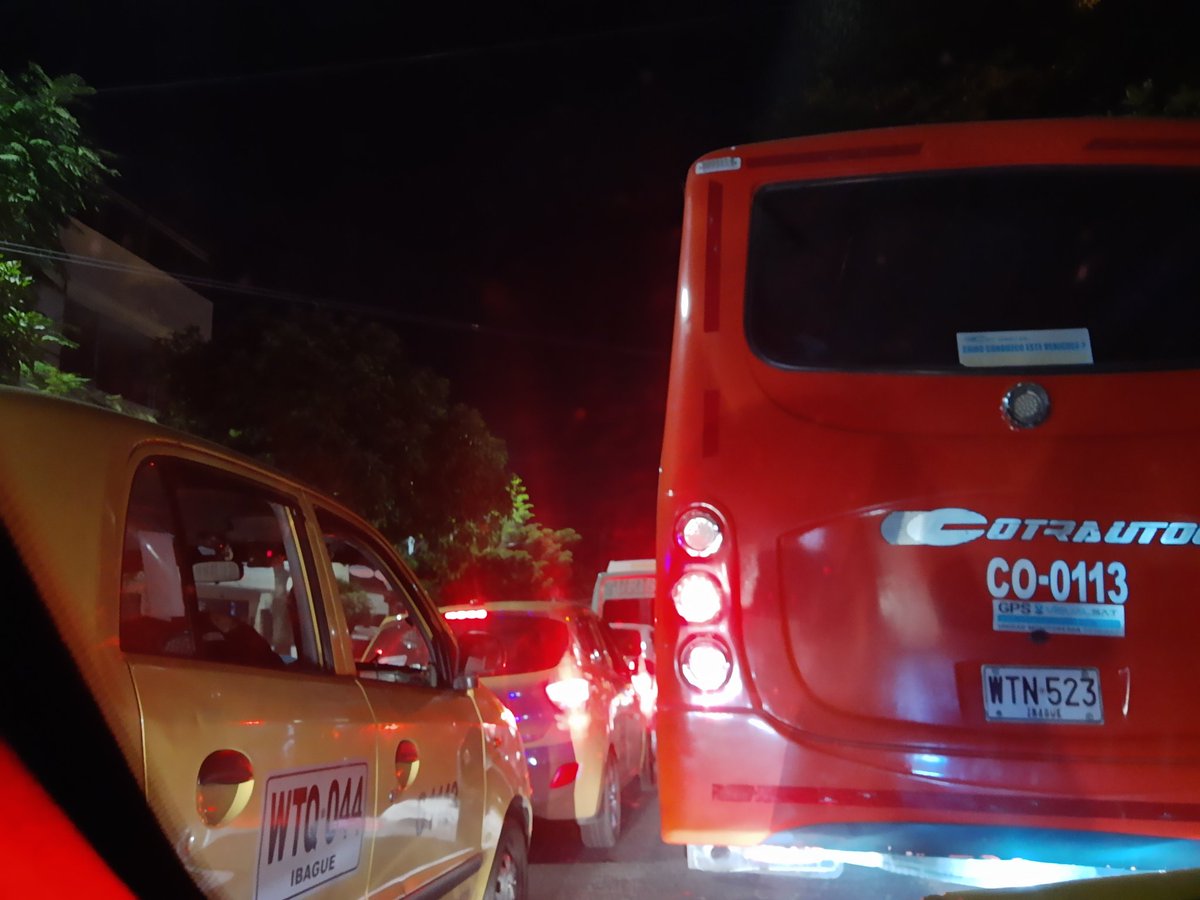 De verdad Alcalde Hurtado???
De verdad le parece que el caos vial de Ibague está como para hacerle recortes al pico y placa???
<a href="/Alcaldiaibague/">Alcaldía de Ibagué</a>