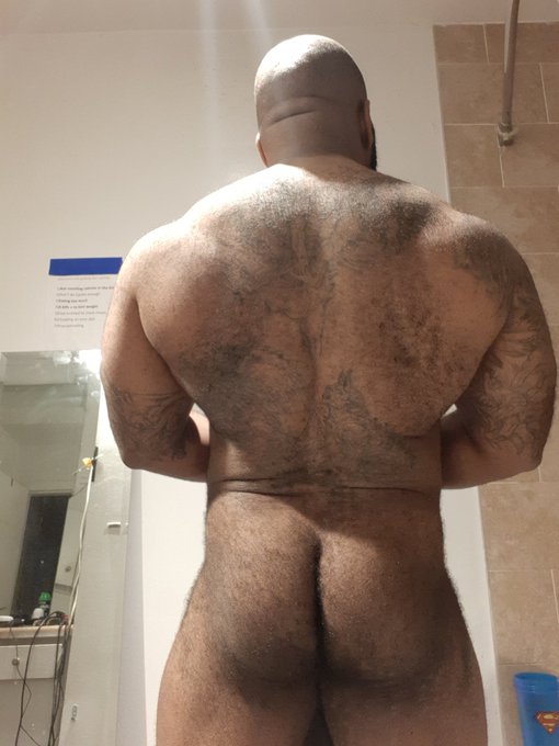 cIaxtoka's tweet photo. Fresh and clean #beefy #beefymen #musclebear #muscledaddy #hairymuscle #inkedmuscle #tattoomuscle https://t.co/aXZo6fRWWY