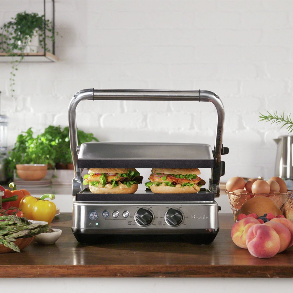 Introducing the Sear & Press™ Grill. From pressed sandwiches to seared steaks, do it all with reversible ribbed or flat plates. One-touch perfect Sandwich, Burger and Sear. bddy.me/2Smjznt