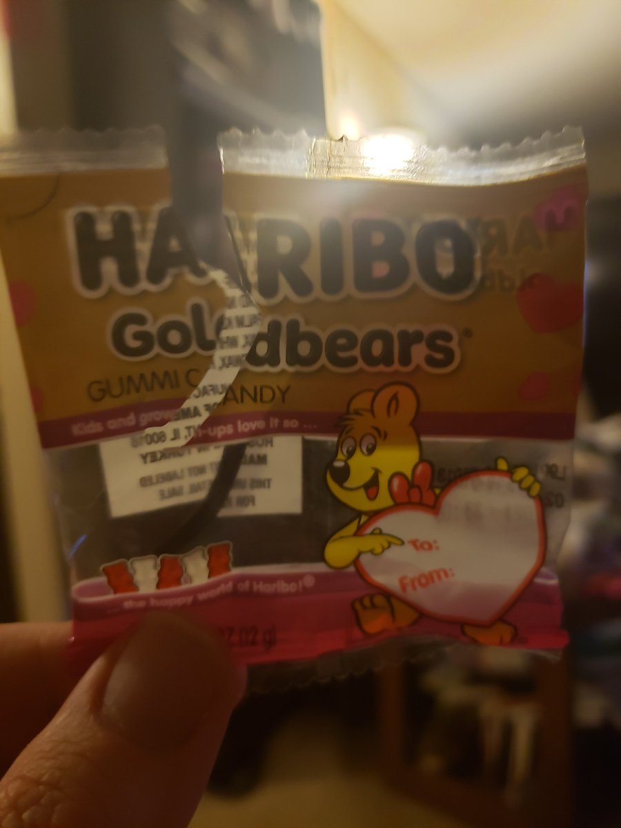 karmainfinity's tweet photo. Protip. @OfficialHARIBO Goldbears frozen taste like flavored condoms. Not that I know first hand. #DontDoIt https://t.co/CH1BckQ3mT