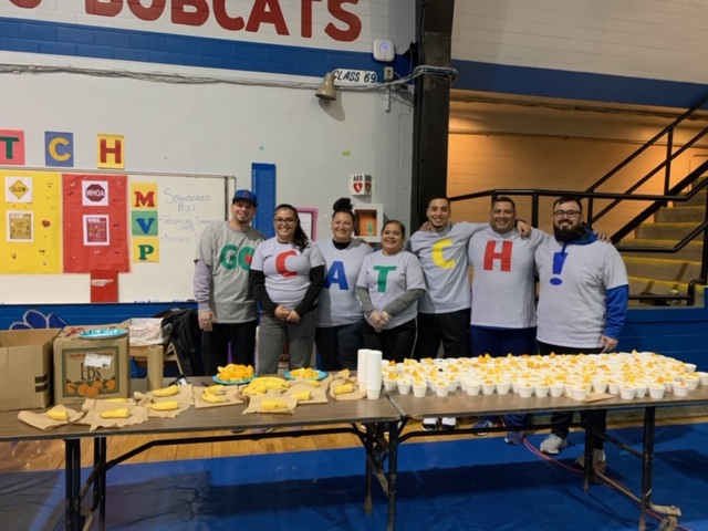CATCHhealth's tweet photo. Coaches at @SmsRebcats in Edinburg, Texas show off their CATCH shirts while hosting a CATCH table at Scholar night. Looking good coaches 😎(Thanks to Valley Baptist Legacy Foundation for supporting CATCH in @Edinburgcisd!) #CATCHpromise https://t.co/v4FroJL8DW