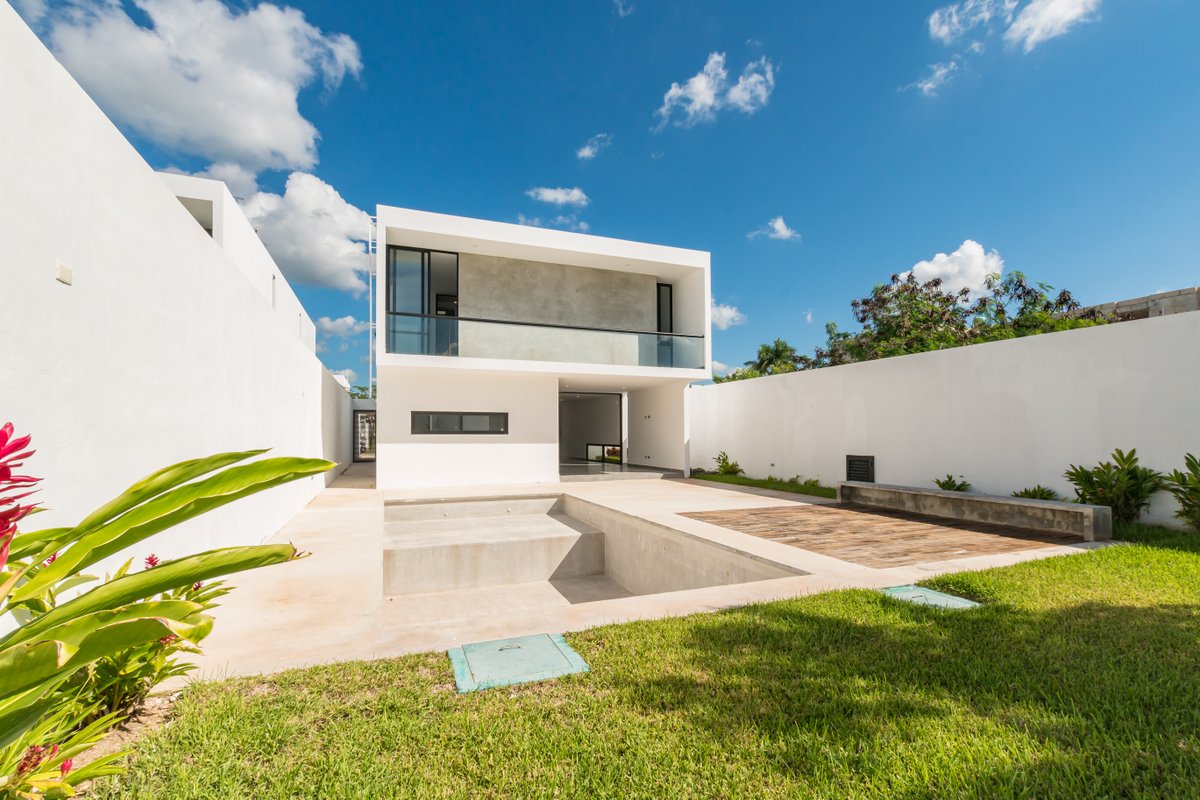 SquareCapitalMX's tweet photo. 👩‍👩‍👧‍👦¿Te vas a mudar a Mérida con toda la familia?👩‍👩‍👧‍👦

😎Tenemos la casa en fraccionamiento que estás buscando con todas las amenidades, seguridad y naturaleza que buscas en un mismo lugar.😎

⭐️Solicita la presentación de #Arbórea169⭐️ https://t.co/0uOX1aooQg