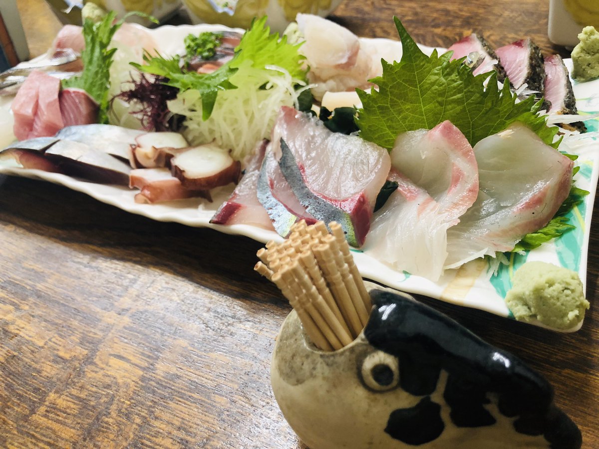 182HR's tweet photo. 撮影2日目。昨日の夜は美味しいお魚も頂き、面白い差し入れも頂きました😚
なんと。ちゃんとボルトとナットがしまります。笑笑
楽しい現場〜♪ 行ってきます😆😆 https://t.co/5vgXhtkRIn