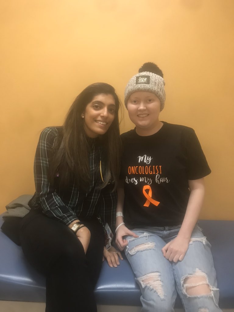 haleymariefox's tweet photo. #WorldCancerDay Couldn’t do it without my peeps🧡 #FckCancer https://t.co/tbkqnwxGKn